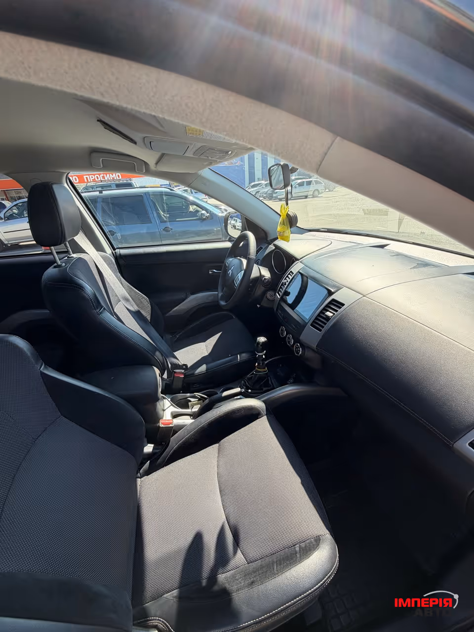 Mitsubishi Outlander - фото 3