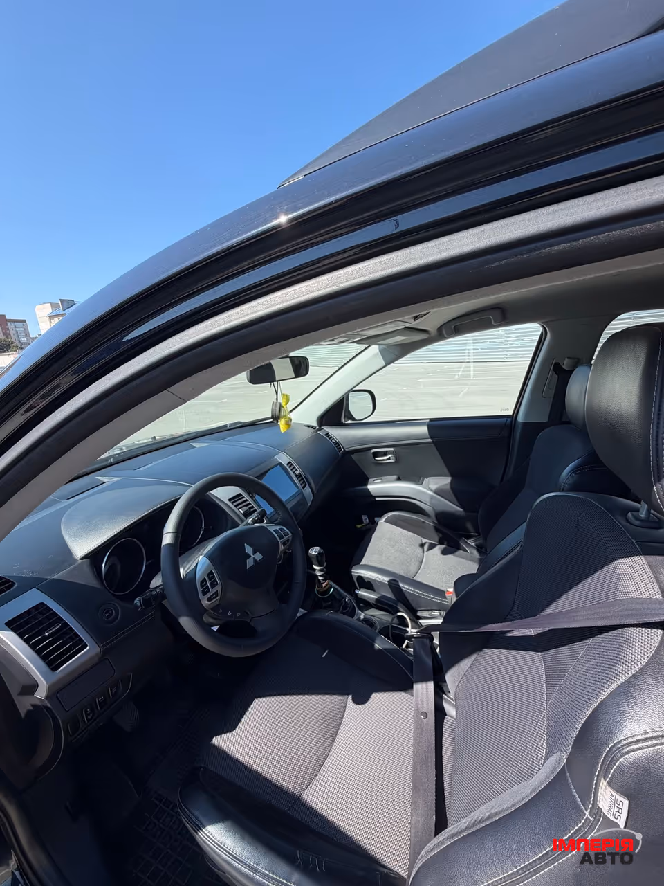 Mitsubishi Outlander - фото 2