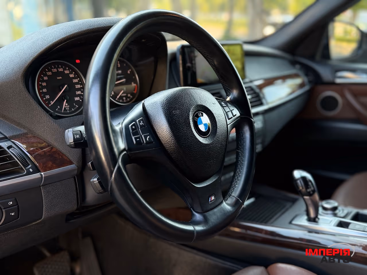 BMW X5 - фото 8