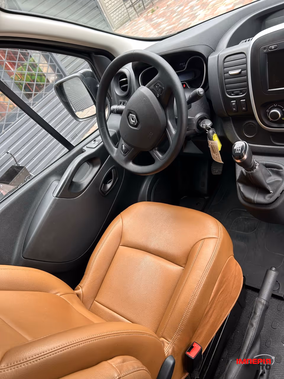 Renault Trafic - фото 6