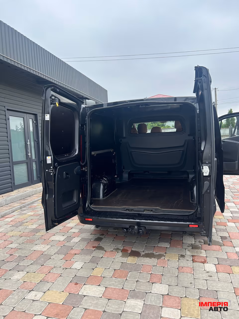 Renault Trafic - фото 9
