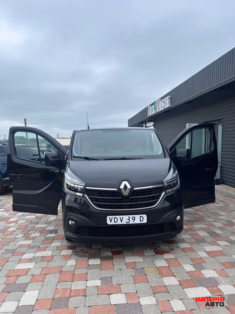 Renault Trafic - фото 10