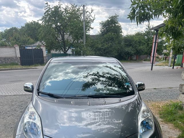 Nissan Leaf - фото 2
