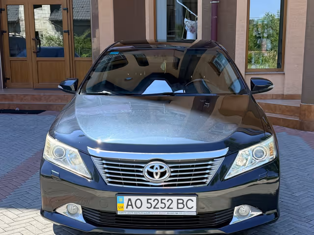 Toyota Camry - зображення 1