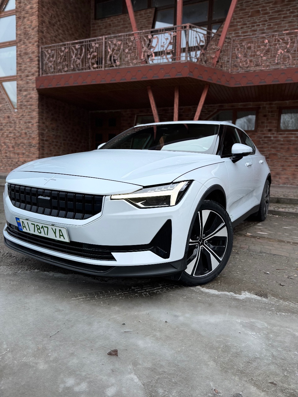 Polestar 2 - фото 1
