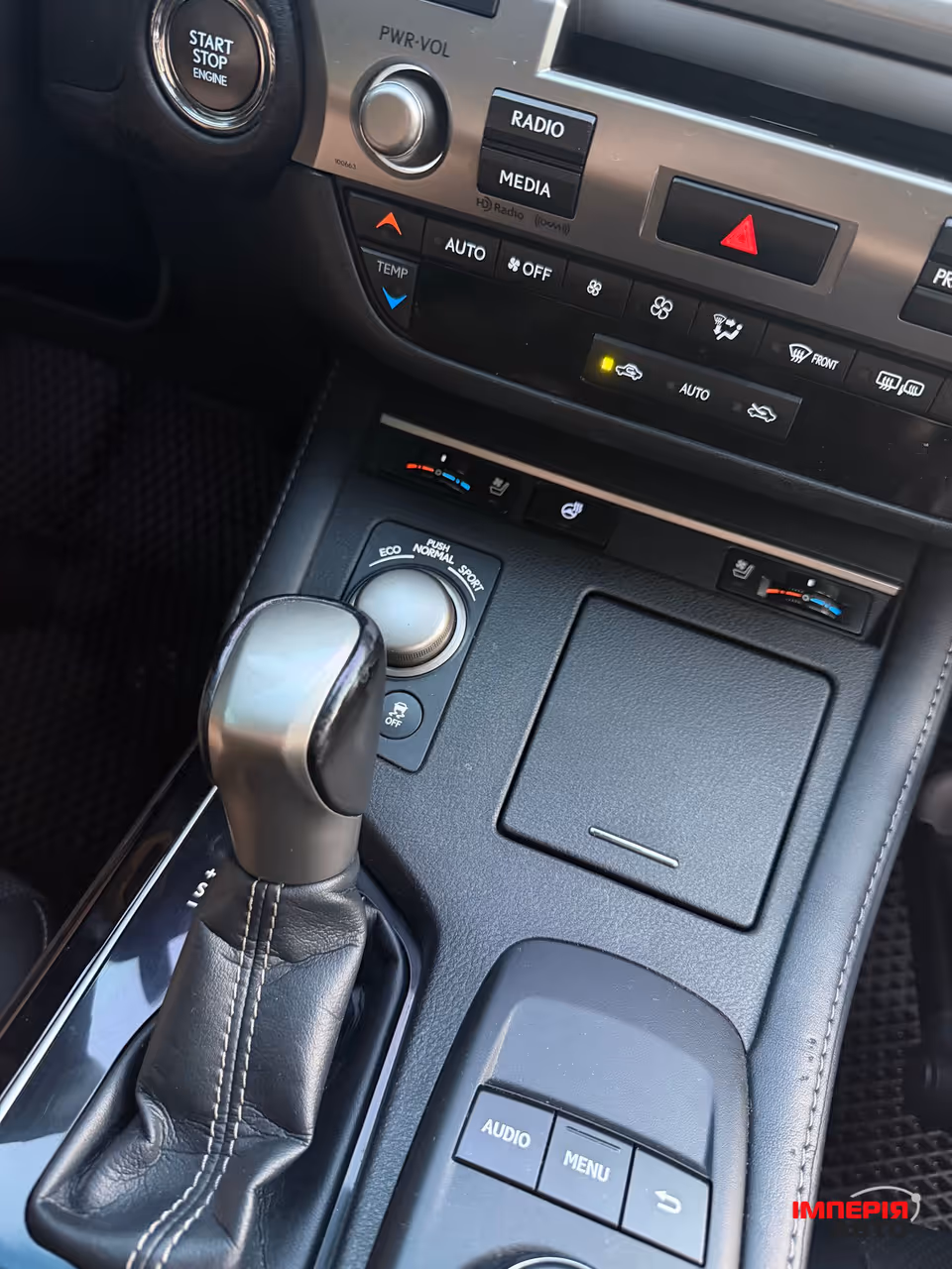 Lexus ES - фото 21