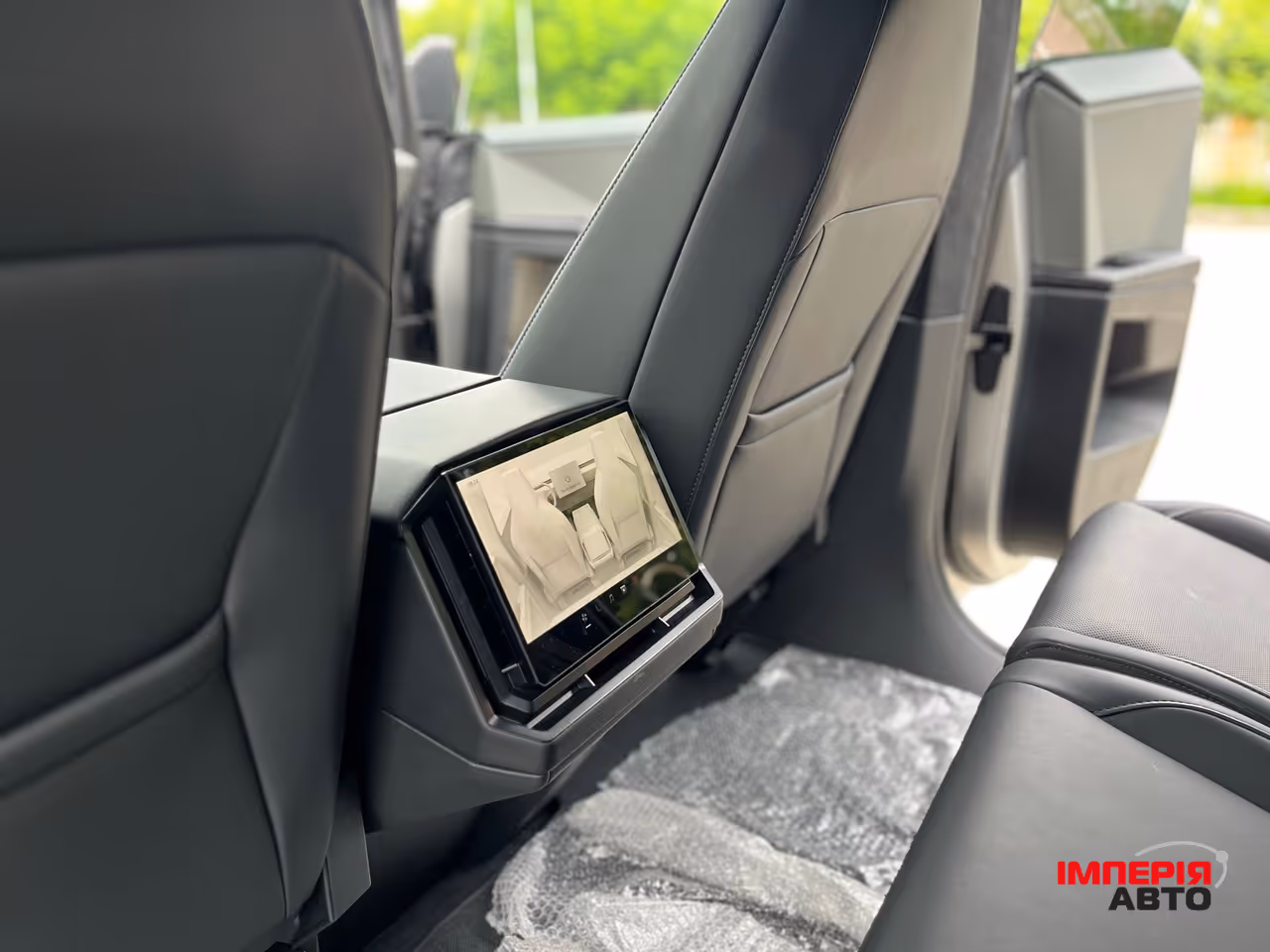 Tesla Cybertruck - фото 14