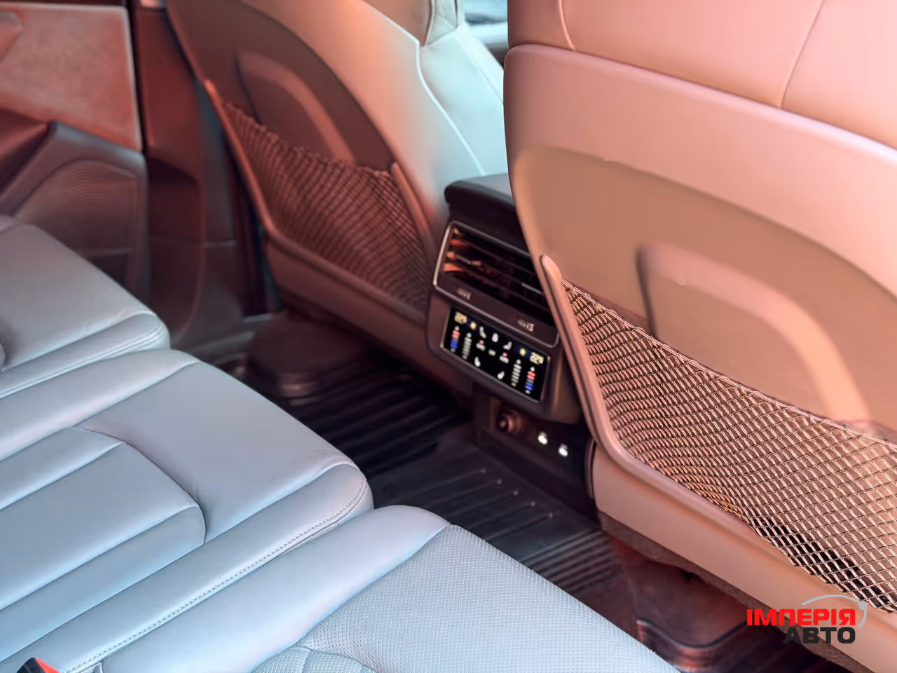 Audi SQ7 - фото 13