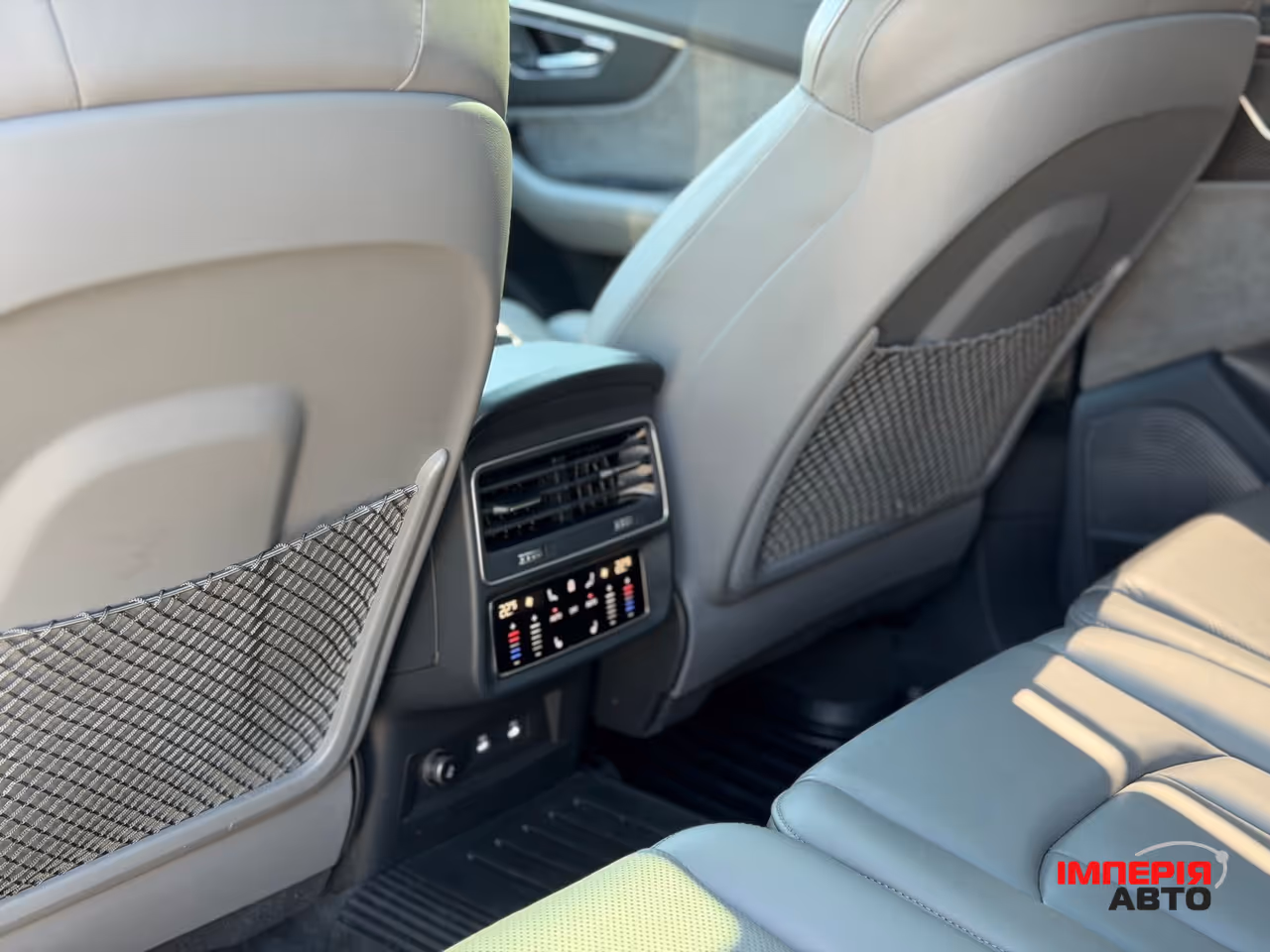 Audi SQ7 - фото 11