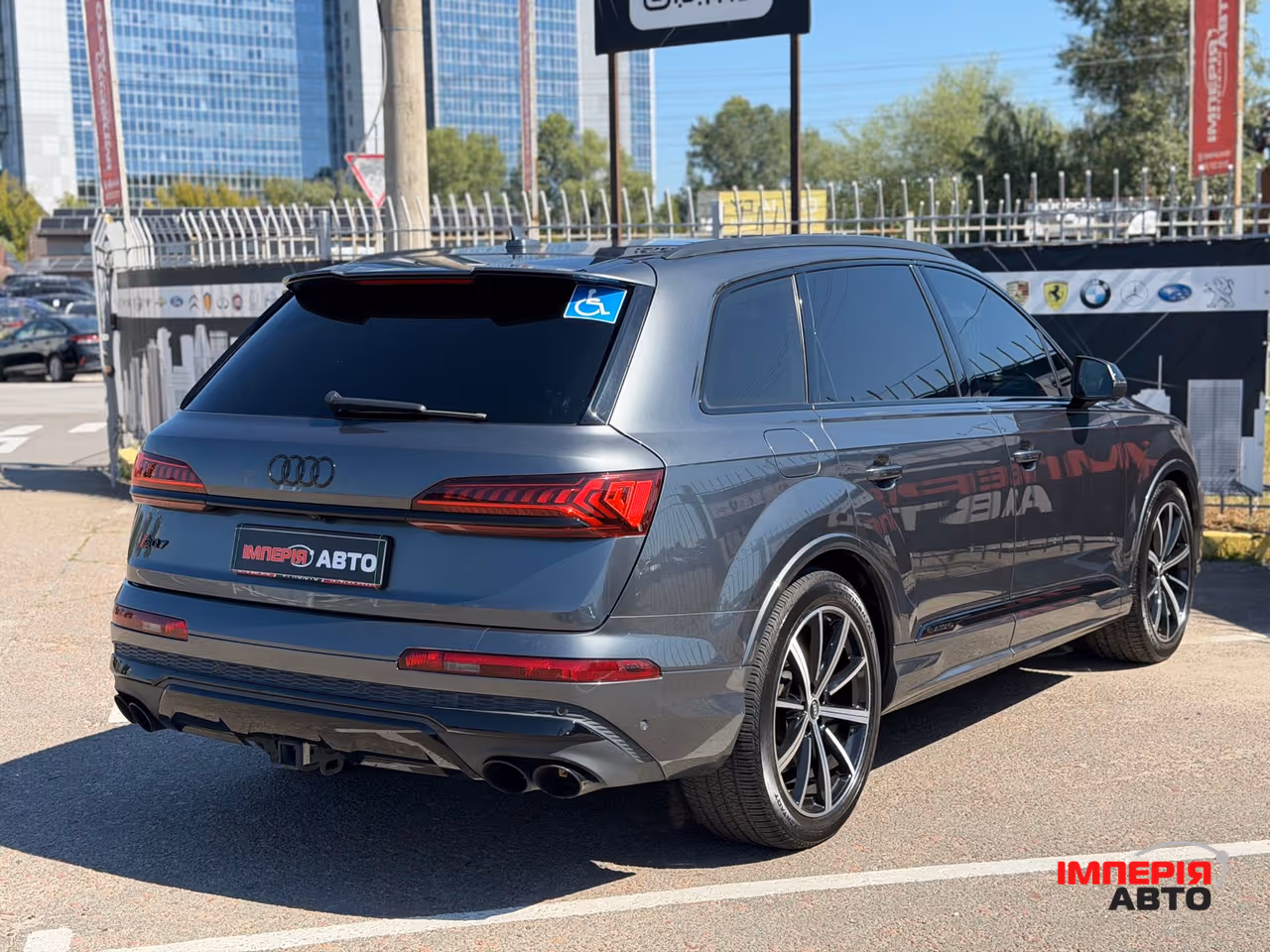 Audi SQ7 - фото 6