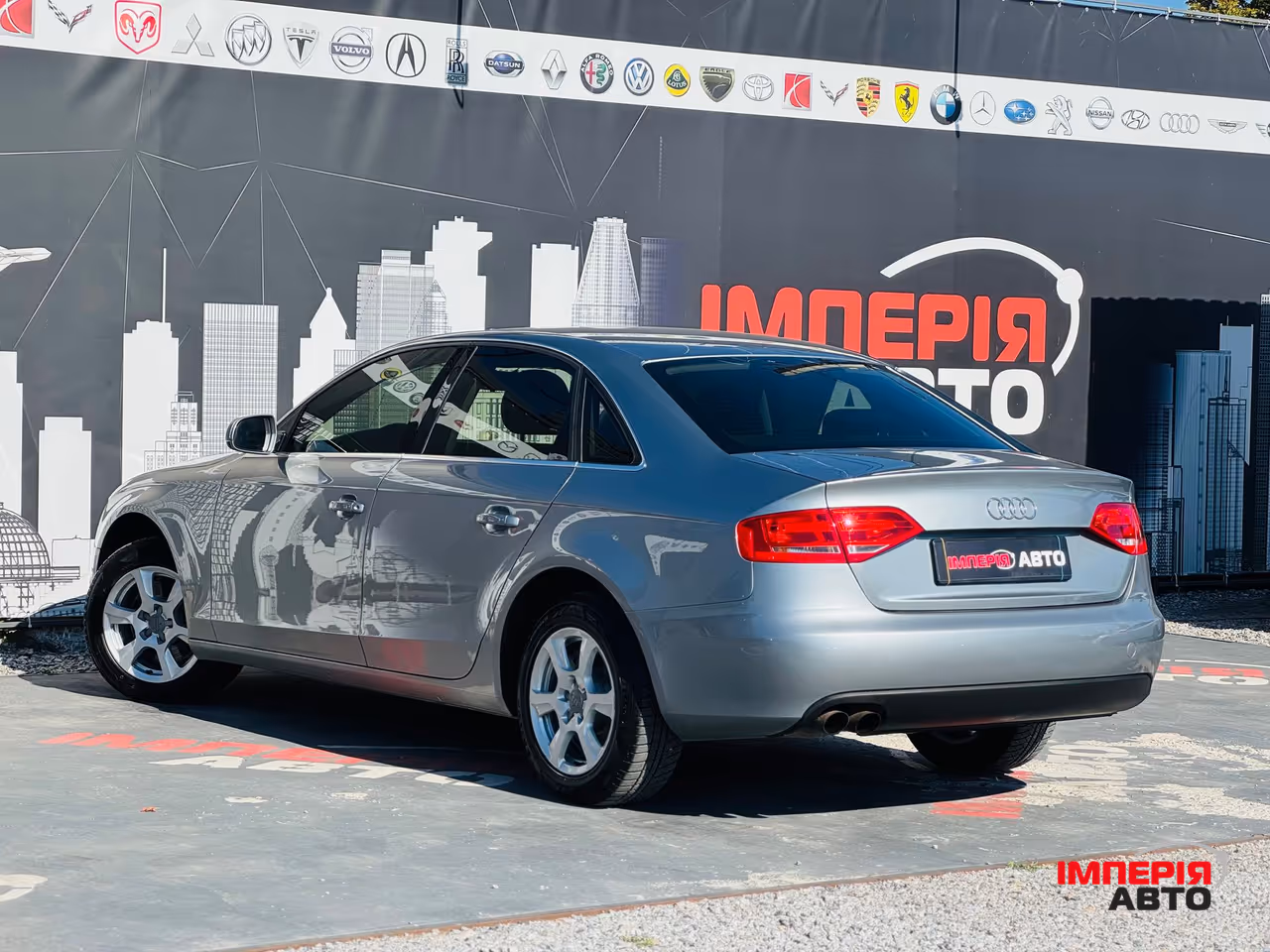 Audi A4 - фото 5