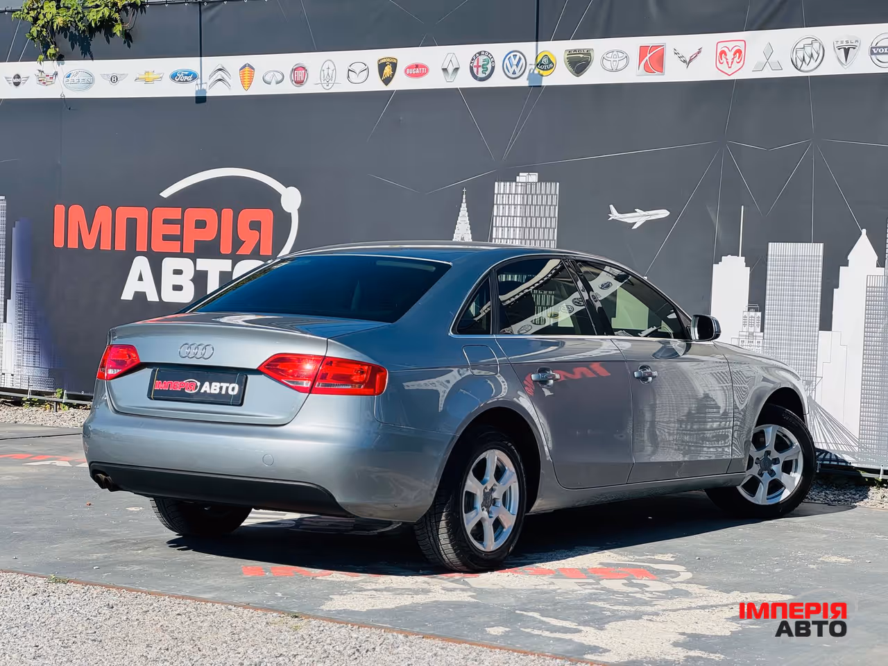 Audi A4 - фото 6