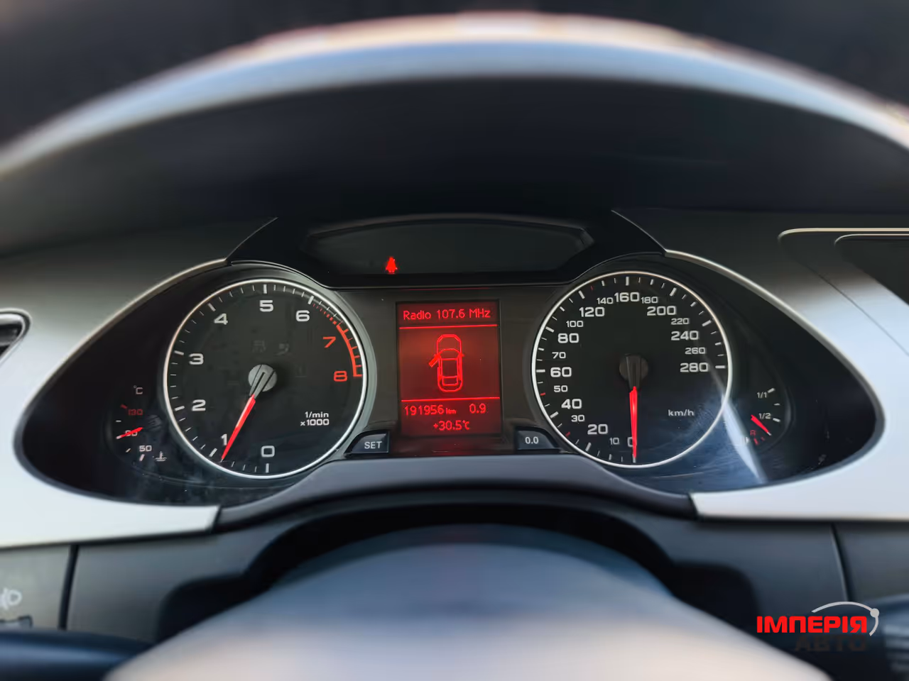 Audi A4 - фото 11