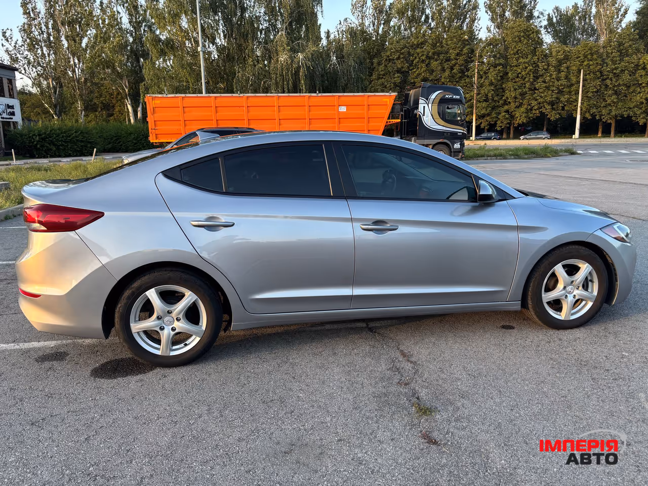 Hyundai Elantra - фото 6
