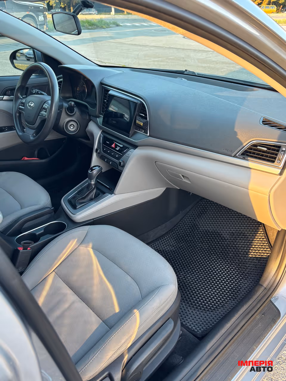 Hyundai Elantra - фото 17
