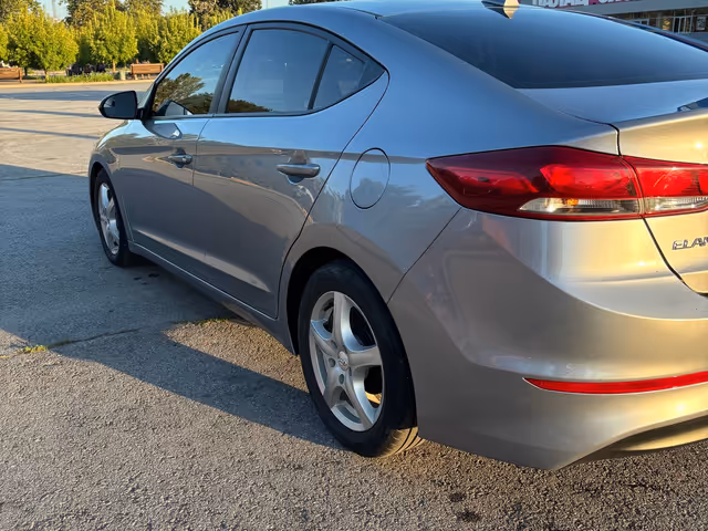 Hyundai Elantra - зображення 3