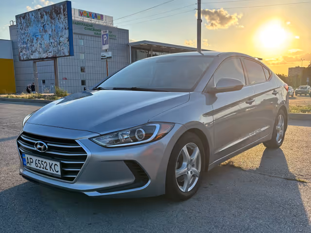 Hyundai Elantra - зображення 1