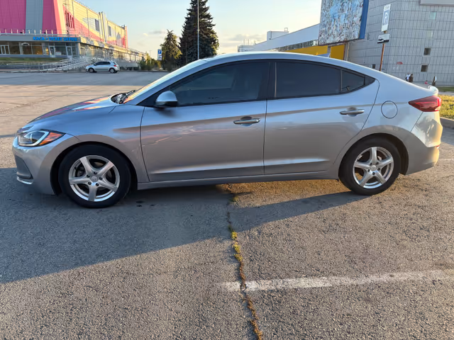Hyundai Elantra - зображення 2