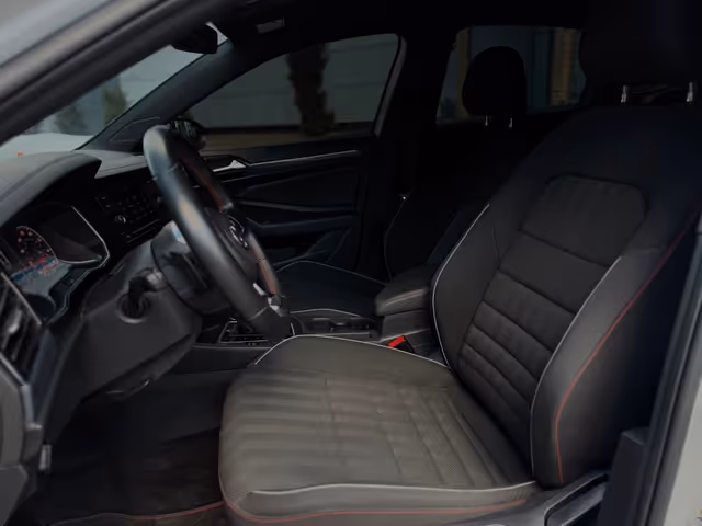 Volkswagen Jetta - зображення 4
