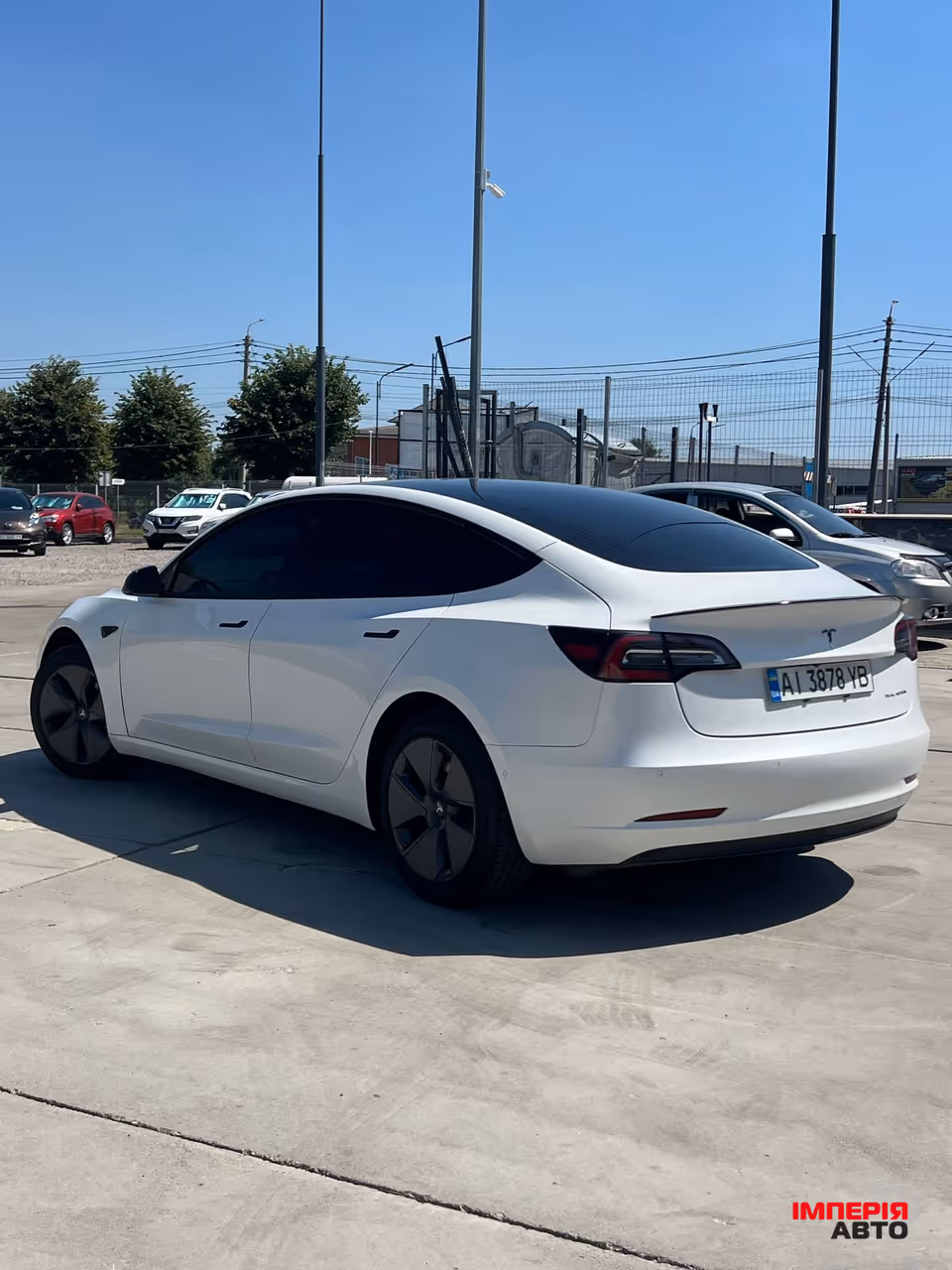 Tesla Model 3 - фото 4