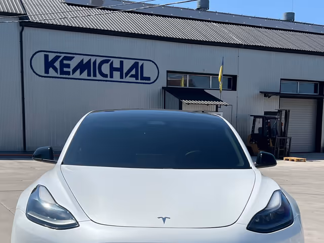 Tesla Model 3 - зображення 5