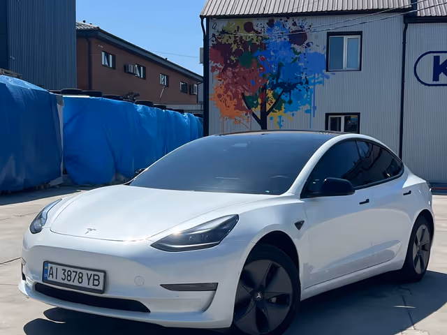 Tesla Model 3 - зображення 2
