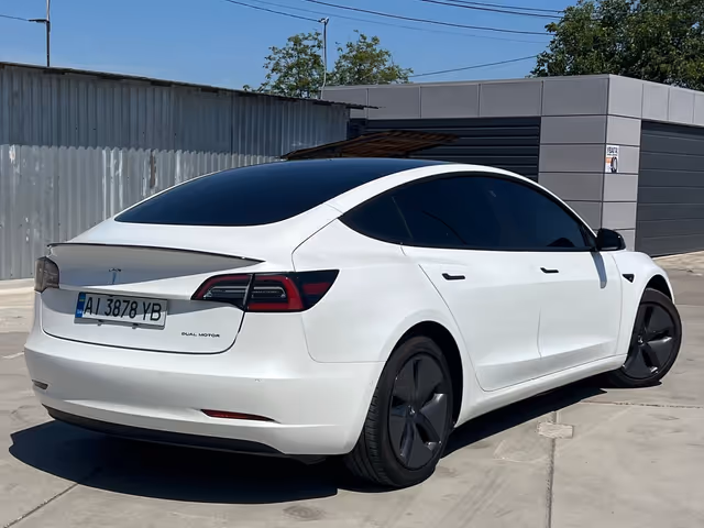 Tesla Model 3 - зображення 3