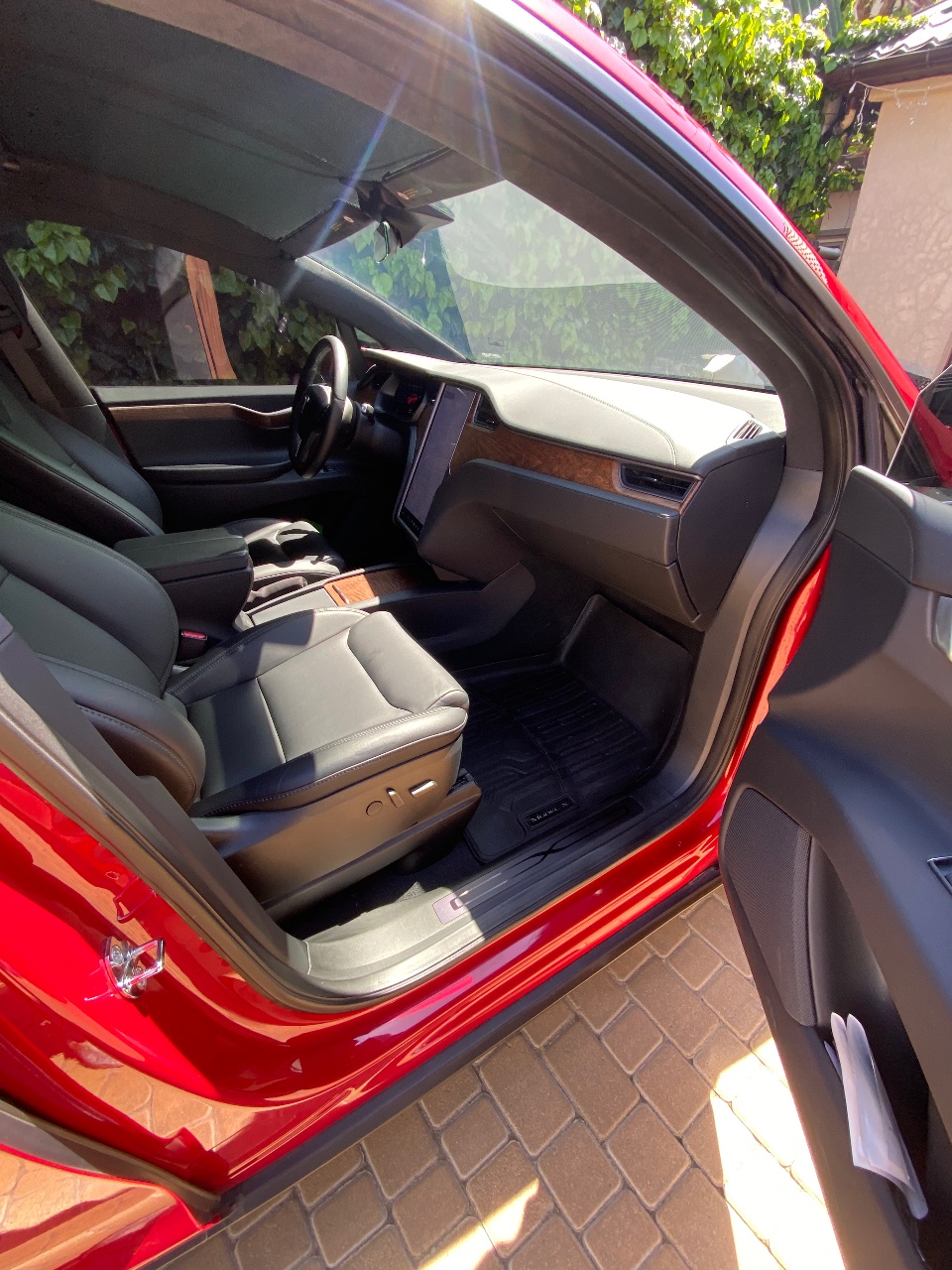 Tesla Model X - фото 7