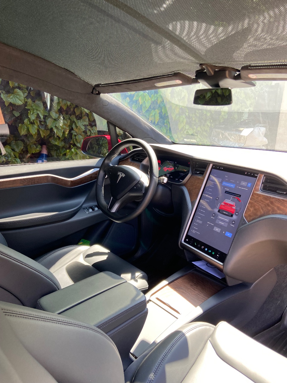 Tesla Model X - фото 12