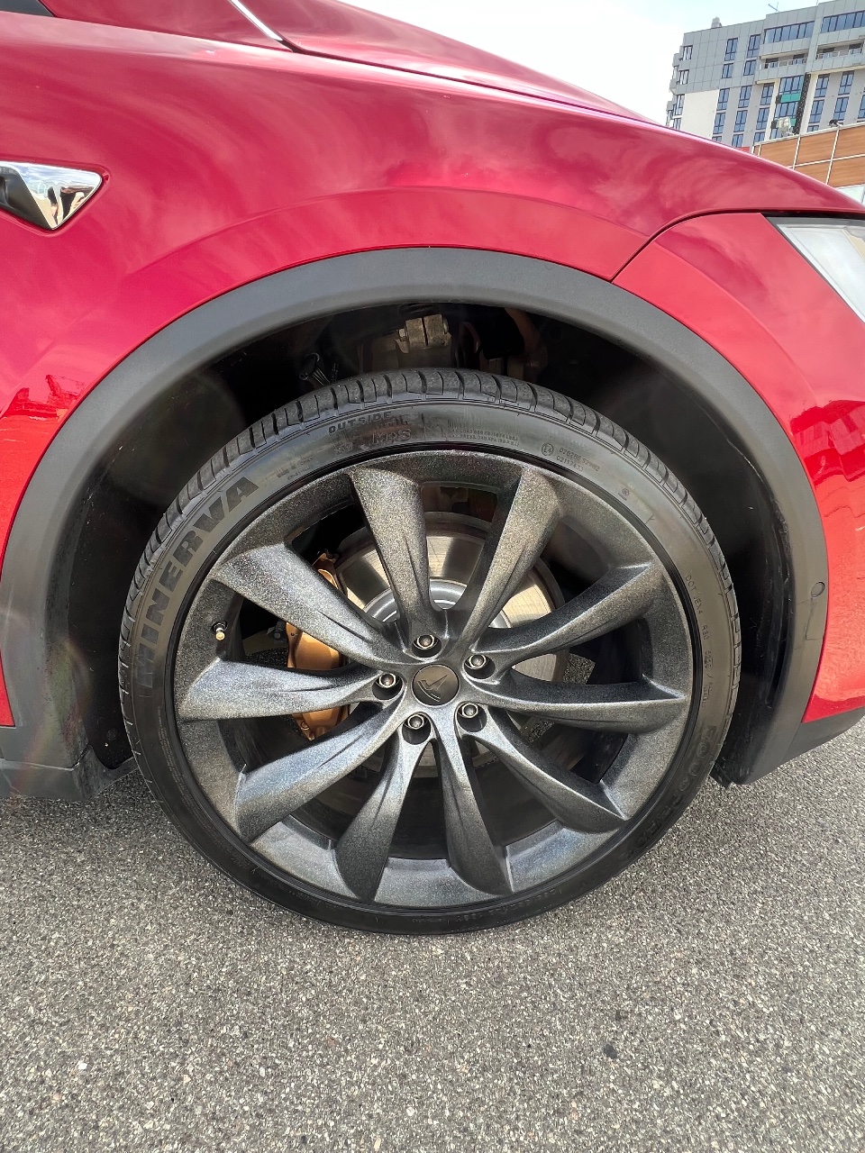 Tesla Model X - фото 16