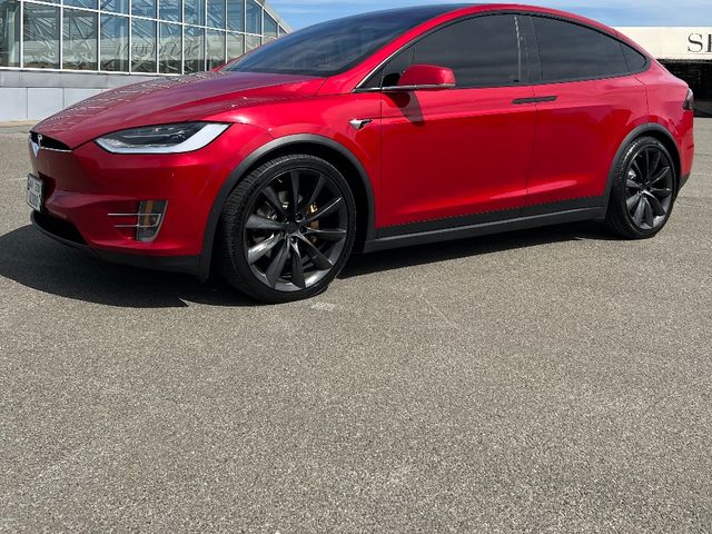 Tesla Model X - зображення 4