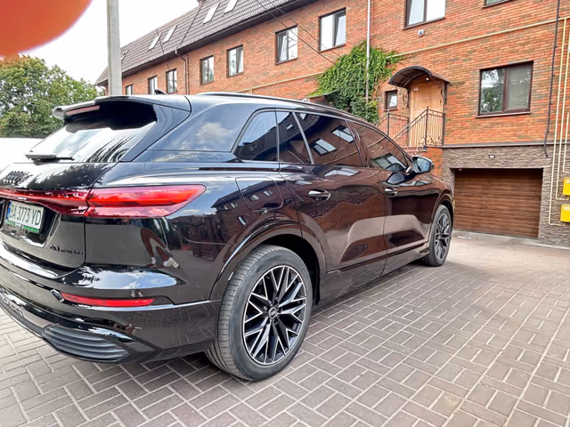 Audi Q5 e-tron - зображення 5