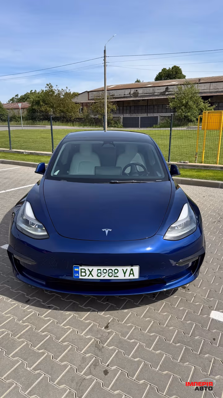 Tesla Model 3 - фото 3