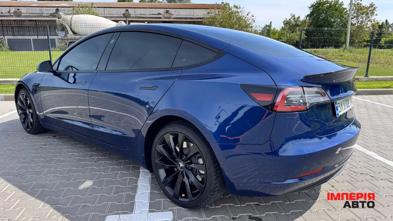 Tesla Model 3 - фото 2