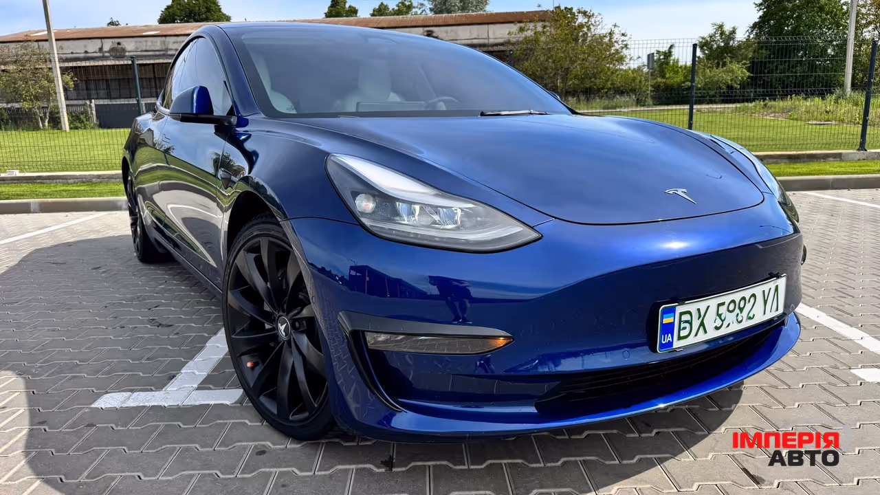 Tesla Model 3 - фото 4