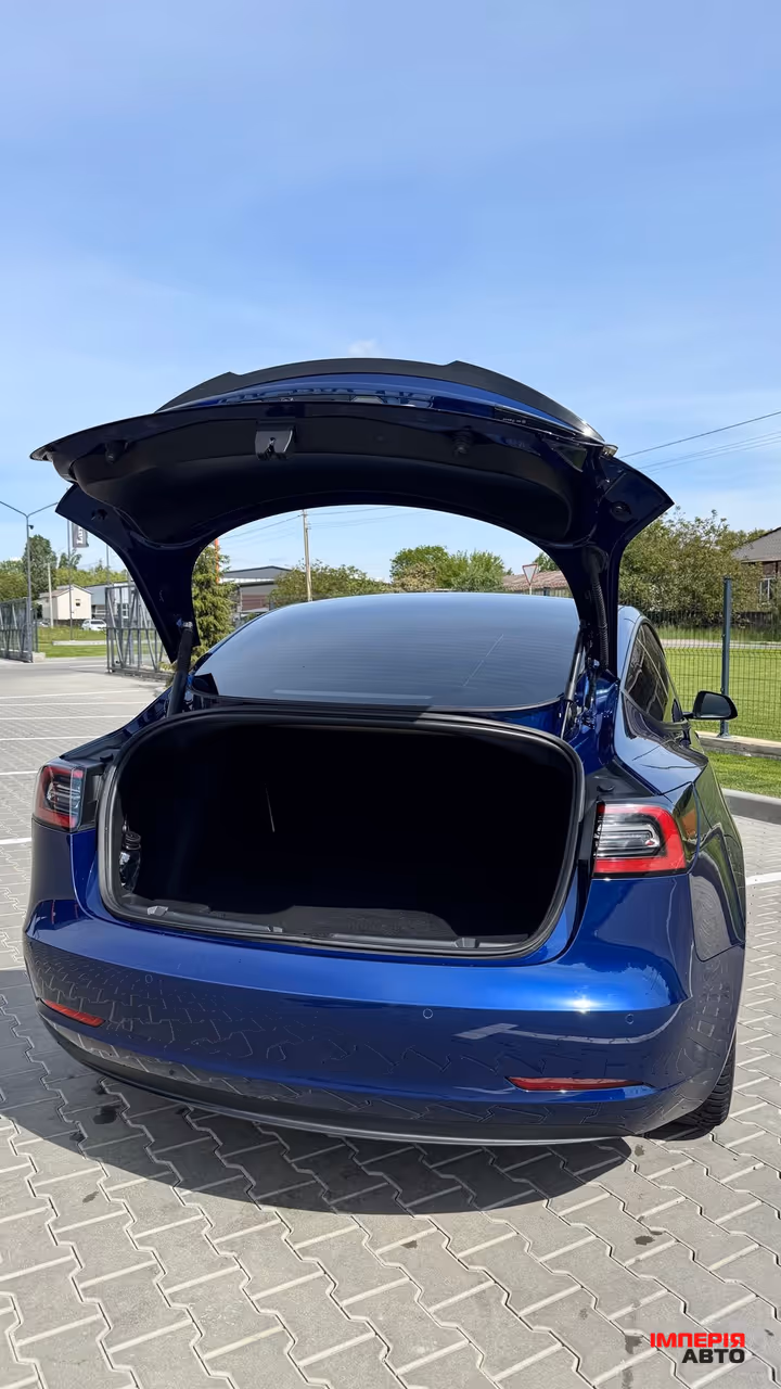 Tesla Model 3 - фото 10