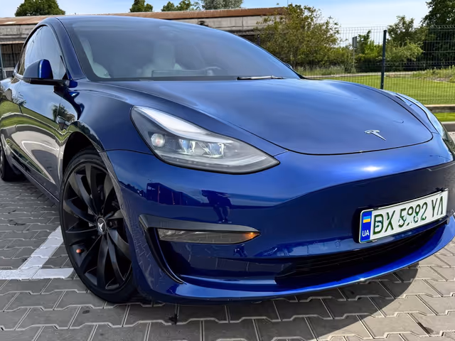 Tesla Model 3 - зображення 4