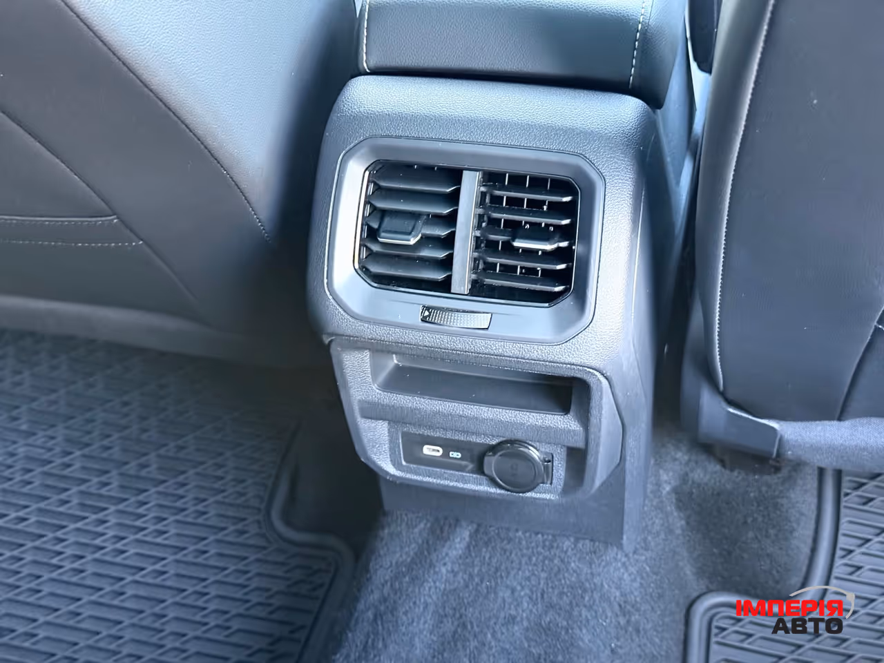 Volkswagen Tiguan - фото 44