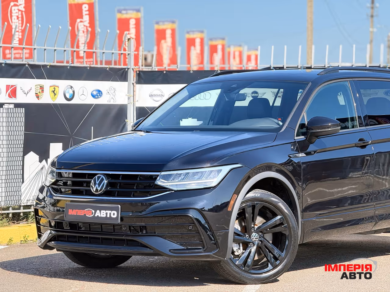 Volkswagen Tiguan - фото 1