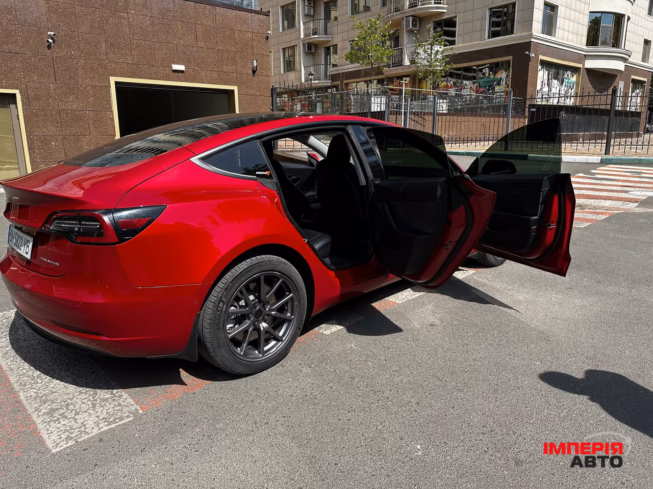 Tesla Model 3 - фото 8