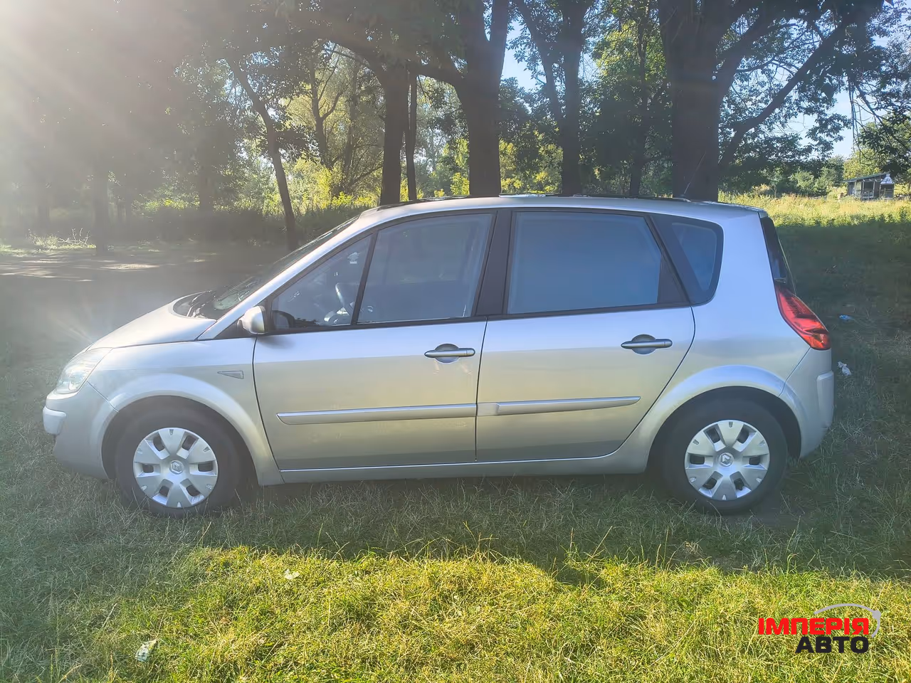 Renault Scenic - фото 7