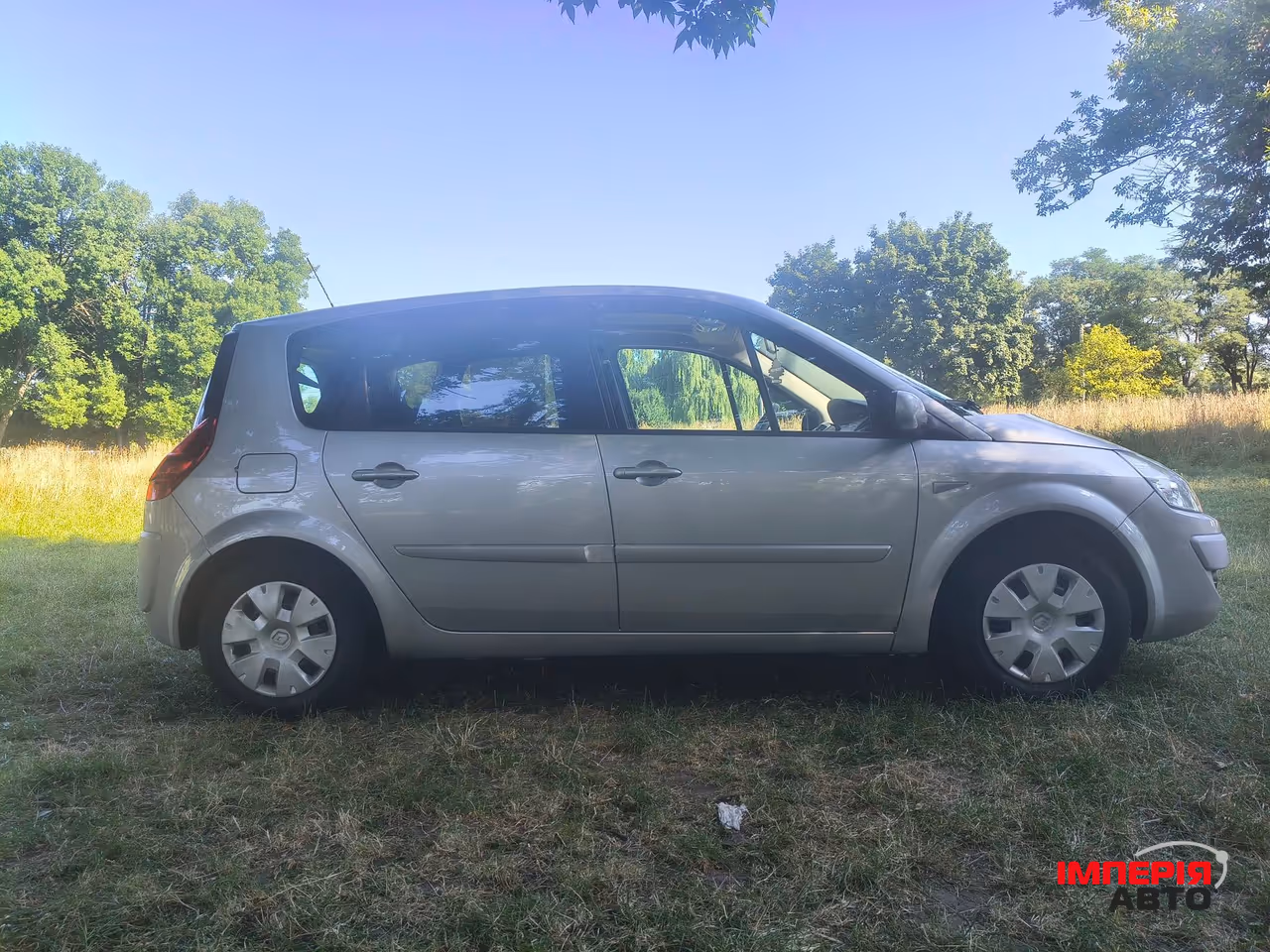 Renault Scenic - фото 16