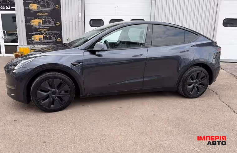 Tesla Model Y - фото 1