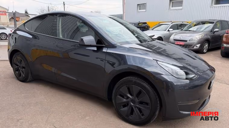 Tesla Model Y - фото 6