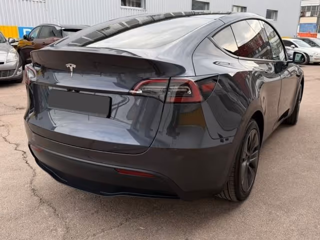 Tesla Model Y - зображення 4