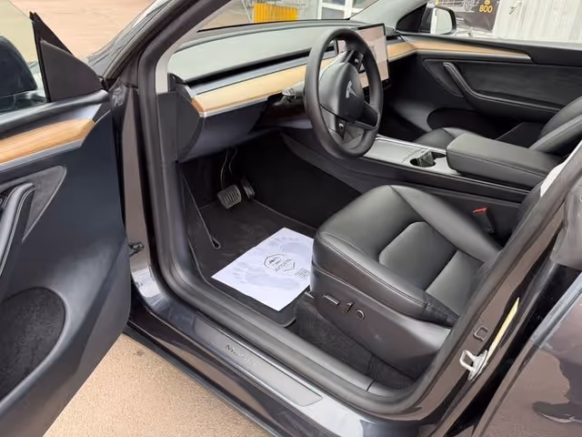 Tesla Model Y - зображення 3