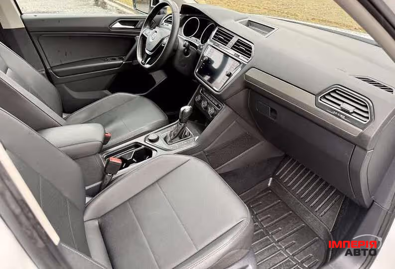 Volkswagen Tiguan - фото 12