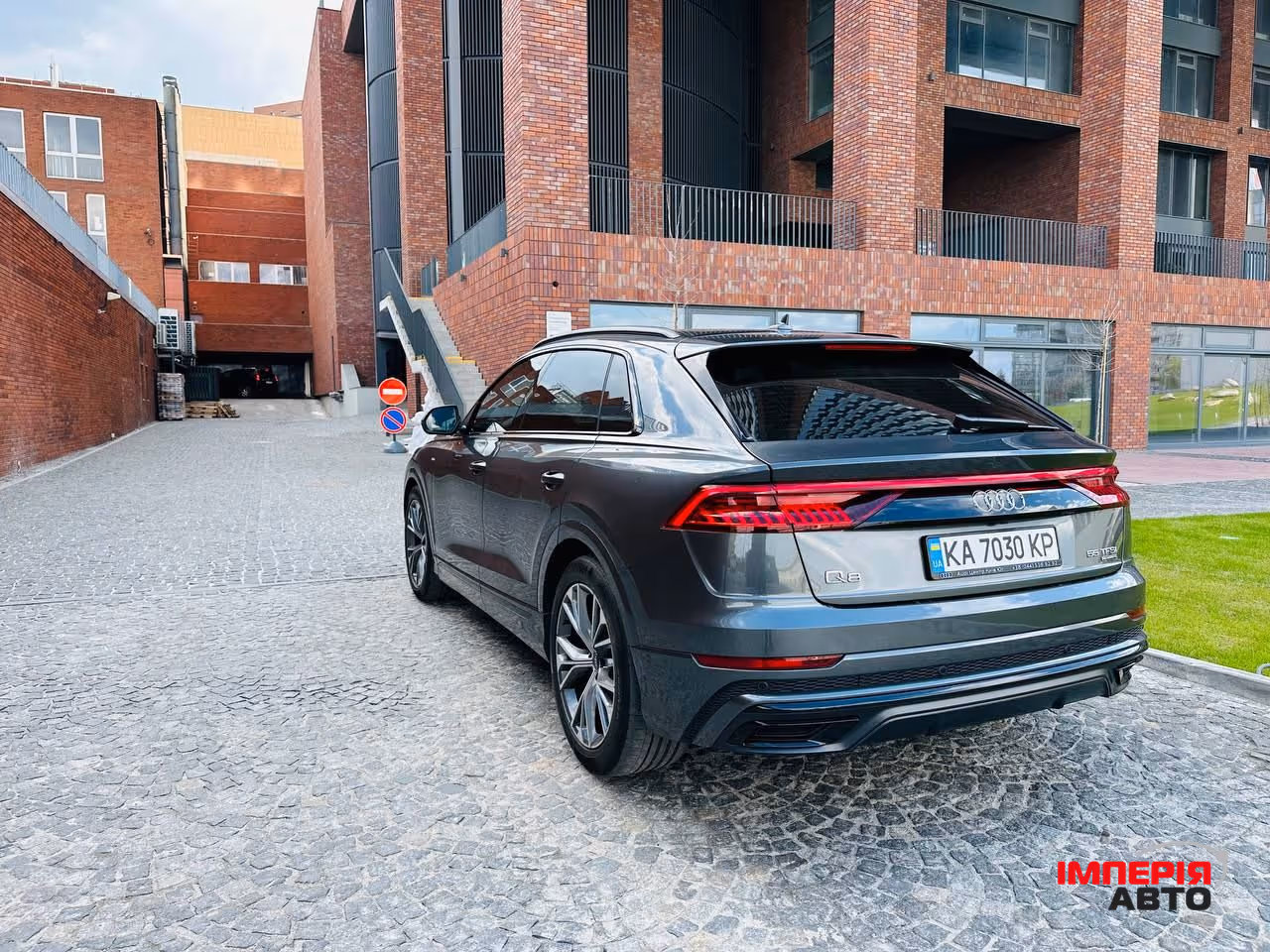 Audi Q8 - фото 4