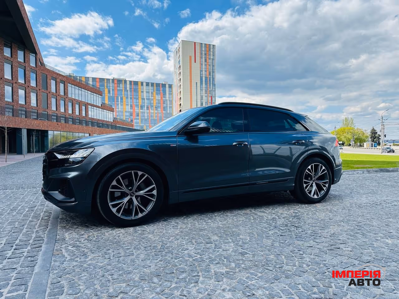 Audi Q8 - фото 1