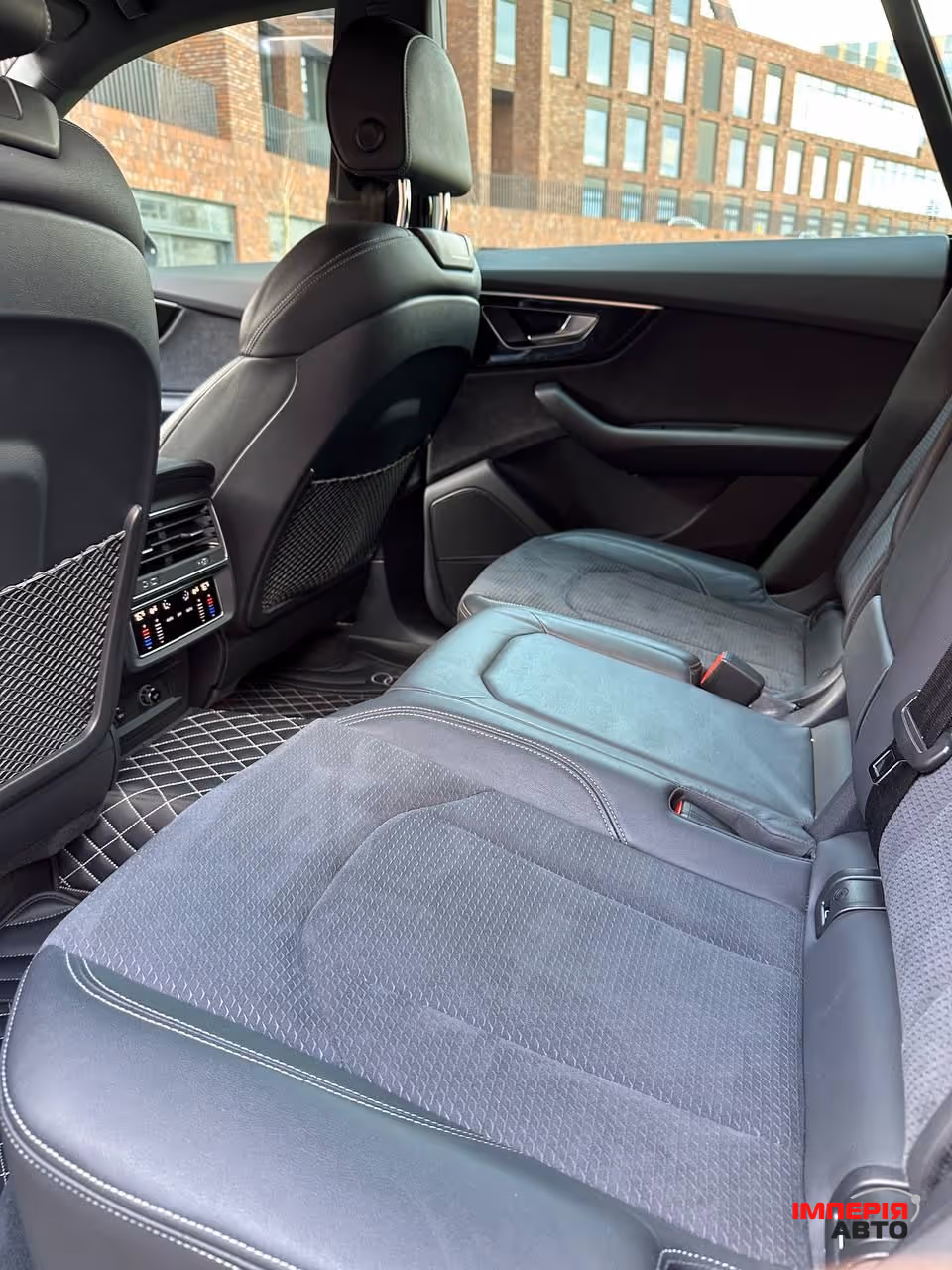 Audi Q8 - фото 16